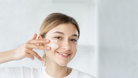 Ceramide: Pelindung Kulit yang Sering Diabaikan