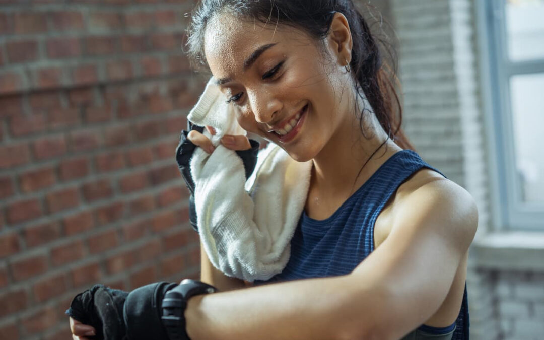 Tips Menjaga Kebersihan Wajah untuk Kulit Sering Berkeringat