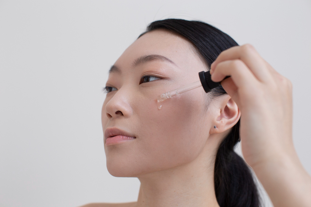 Manfaat Niacinamide untuk Kulit Kusam dan Berjerawat