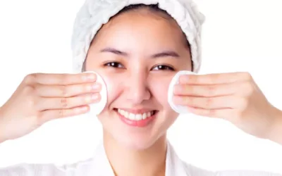 Bagaimana Cara Membersihkan Makeup tanpa Mengiritasi Kulit Jerawatan